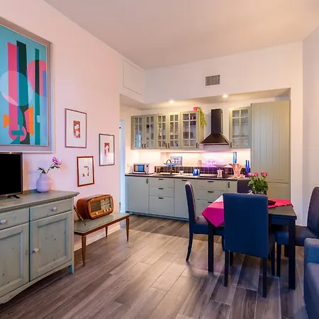 Apartment Nuovi Bilocali Station - 2 Con Parcheggio In Box E 1 Con Balcone -no Box- N&s Town Homes *