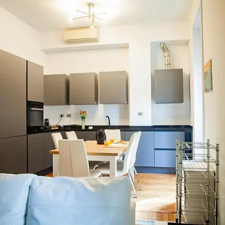 Design & Luxury With Garden In San Senatore Apartamento