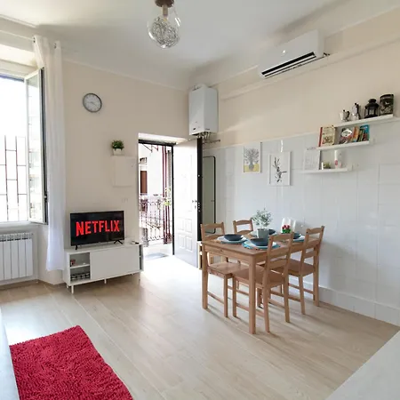 Garibaldi Isola Apartment