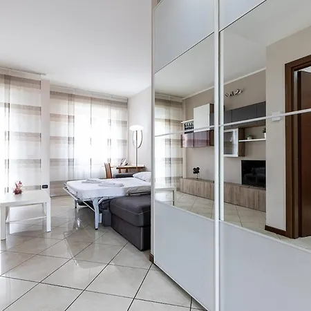 Lovely 15m From Duomo M1 Milano