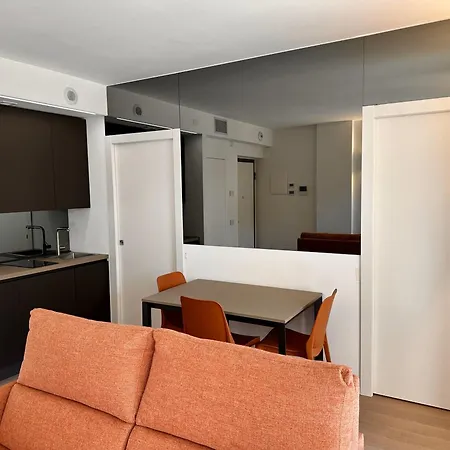 Navigli Relax With Private Balcony And Parking 아파트 *
