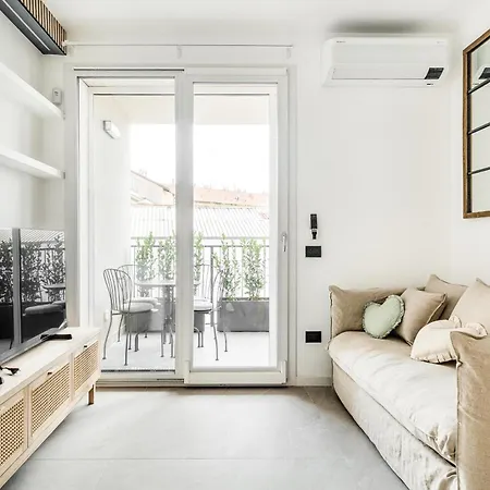 Certosa District - Modern Flat & Free Box Parking