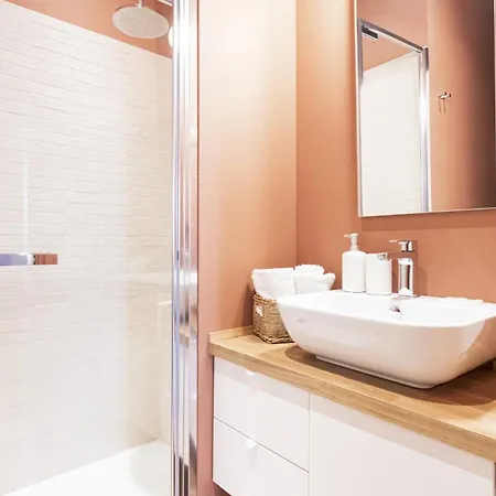 Easylife - - Ferrari 3 - Navigli