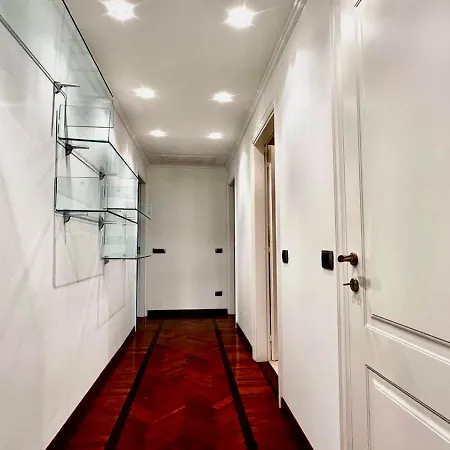Brand New Near Center Apartamento Milán