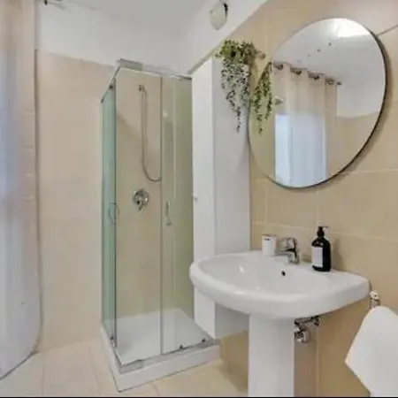 Apartment 10 Min From Linate-private Garage Milan