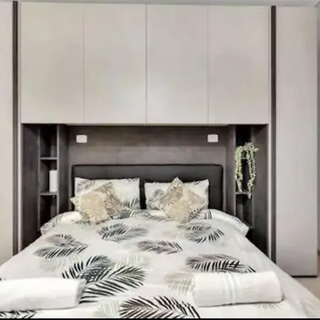 10 Min From Linate-private Garage Milan