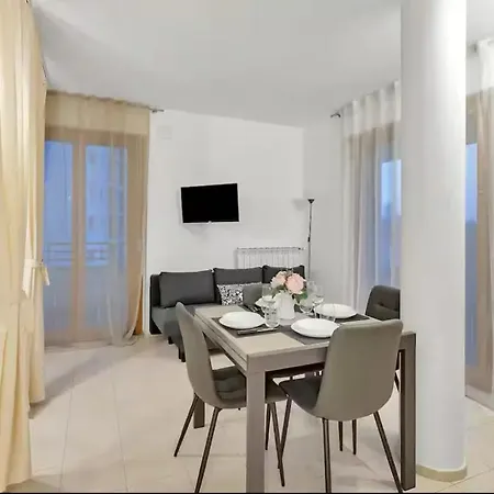 Apartment 10 Min From Linate-private Garage Milan