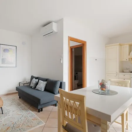 Apartment Spacious 600 Mt To Metro M3 Comasina