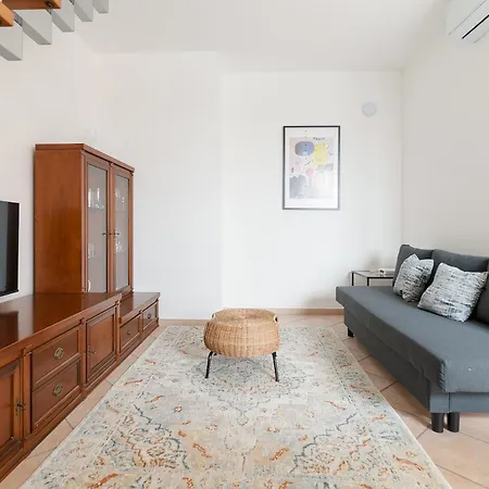 Spacious 600 Mt To Metro M3 Comasina Apartment