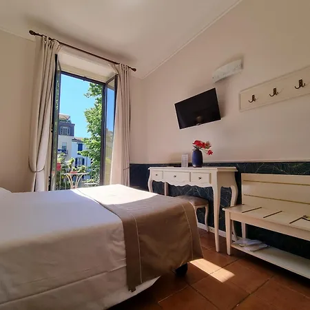 Hotel Charly