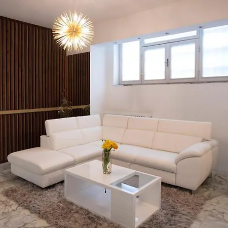 Apartment La Galleria Milan