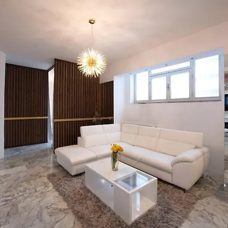 La Galleria Apartment