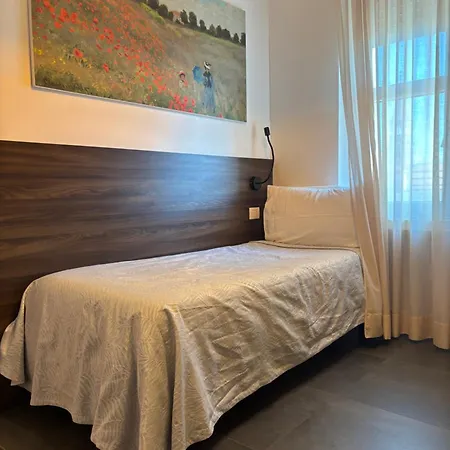 Affittacamere Enjoy Garden - Flavio Baracchini 9 *