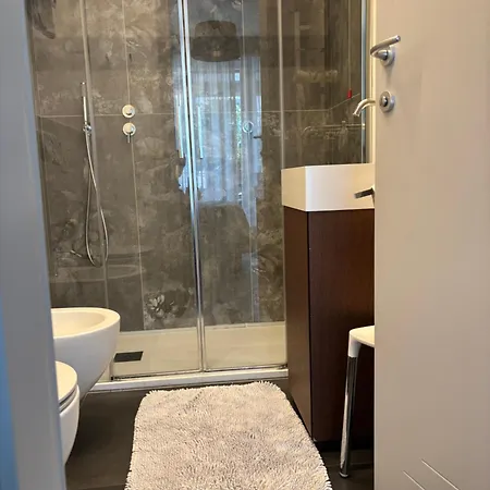 Affittacamere Enjoy Garden - Flavio Baracchini 9 -