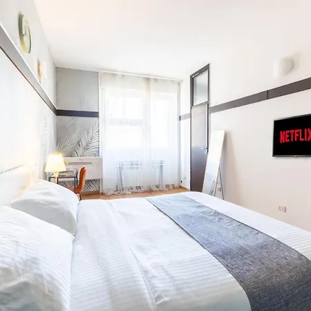 Duomo 5min - Torre Velasca - 2 Bedrooms - Netflix, Wi-fi Lägenhet