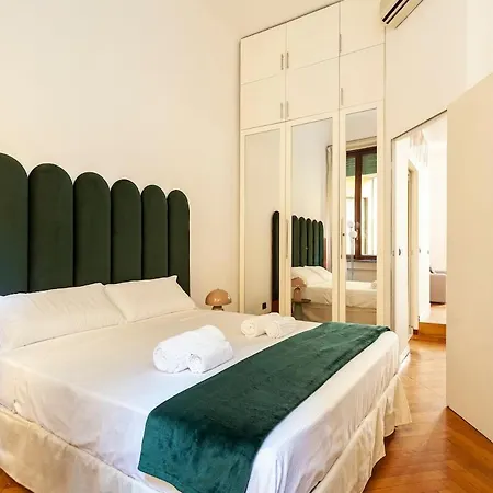 Bilocale Con Wifi In Palazzo Storico, A 5 Minuti Dal Duomo Zona San Babila - Tribunale Milan