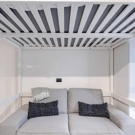 Elegant 1br In Porta Romana Apartament Mediolan
