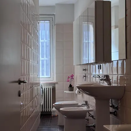 Bright With Balcony In Corso Xxii Marzo *