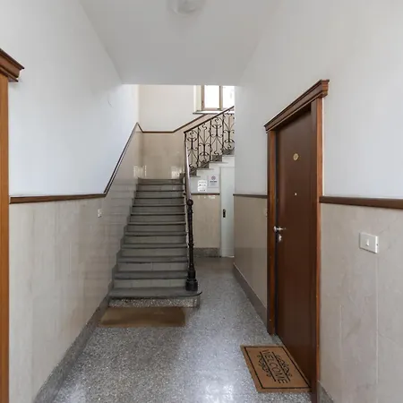 Plana Apartment Milan