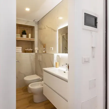 Plana Apartment *