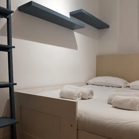 Enigmatic House With Private Garden Apartment Milan