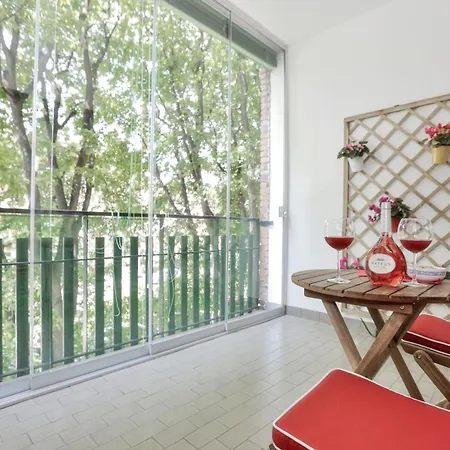 Cozy Room In Elegant Flat Shared With Alex, Tube 5 Min Walking Milan