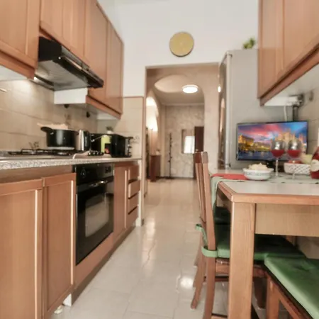 Cozy Room In Elegant Flat Shared With Alex, Tube 5 Min Walking