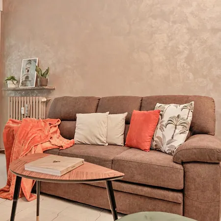 Cozy Room In Elegant Flat Shared With Alex, Tube 5 Min Walking Homestay