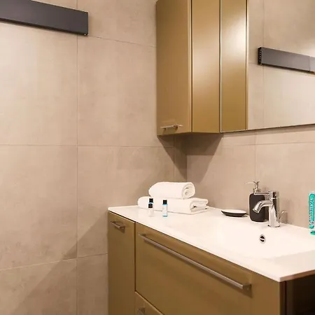 Apartment The Rent - Comfortable One-bedroom Near Porta Romana