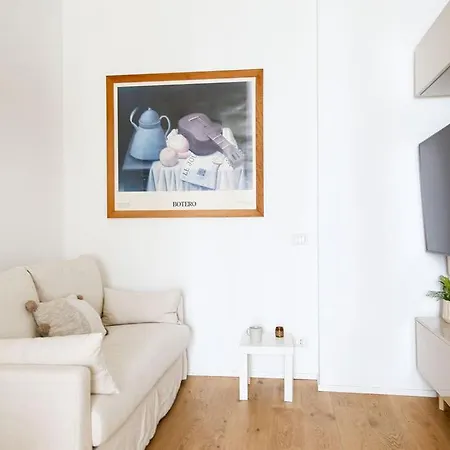 The Rent - Cozy One-bedroom In Porta Romana Area *