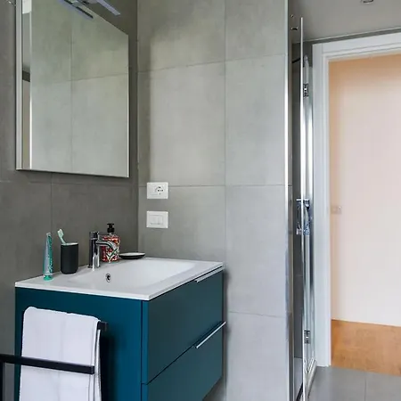 The Rent - Cozy One-bedroom In Porta Romana Area *