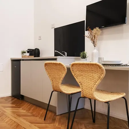 Easylife - - Cav 2 - Milán