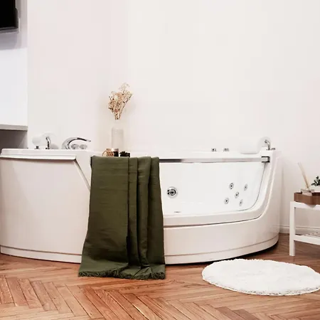 Easylife - Cav101 Elegante Mono Con Jacuzzi In * Milano