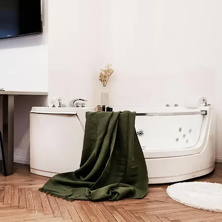 Easylife - Cav101 Elegante Mono Con Jacuzzi In Milano