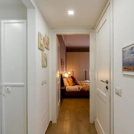 Apartment Attico - 2min Metro - Elegante With Ac