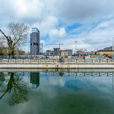 Attico - 2min Metro - Elegante With Ac Milan