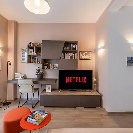 Apartment Attico - 2min Metro - Elegante With Ac *