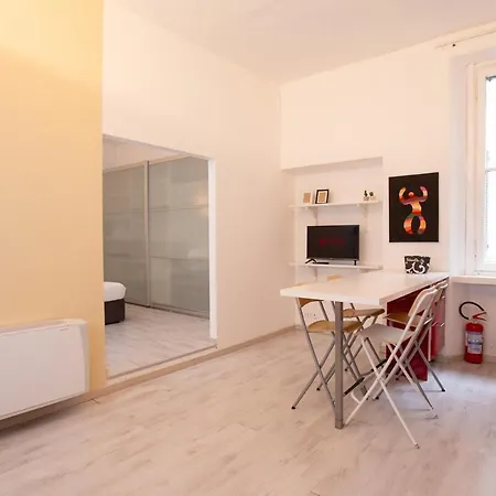 Elegant Little - Center - M4 Station Apartment