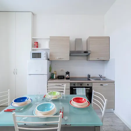 Duomo 15' - 5' From Station With Wifi And A-c Апартаменты *