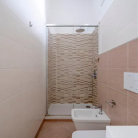 Duomo 15' - 5' From Station With Wifi And A-c * Милан