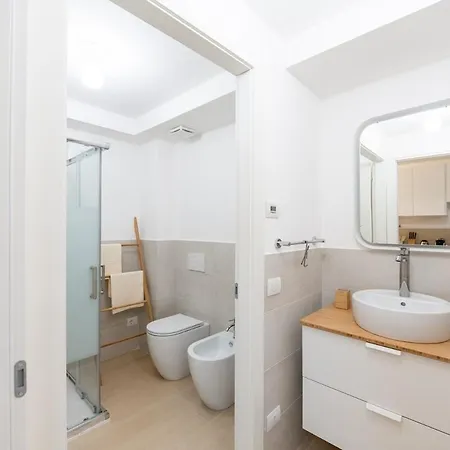 Appartamento Luminoso Loft - M5 Cagranda - Free Wi -fi *