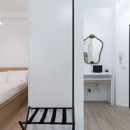 Italianway - Cambiasi 8 * Milan