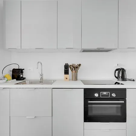 Appartement Airy With Balcony & Garage *