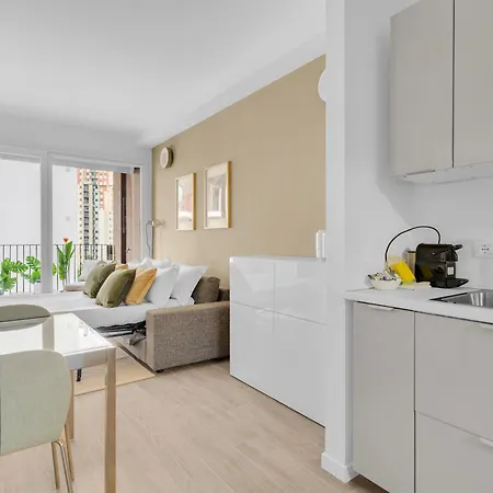 Airy With Balcony & Garage Appartement *