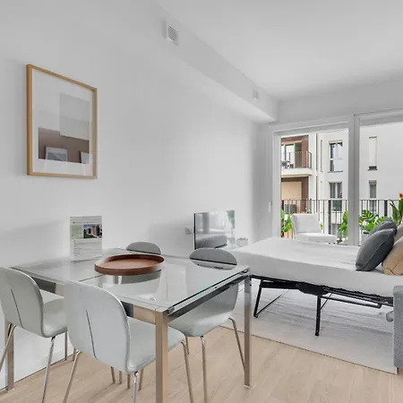 Appartement Airy With Balcony & Garage *