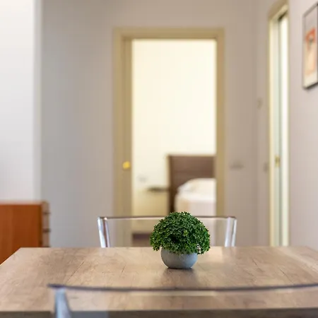 Flat In Center With Terrace, Near Garibaldi Fs Apartman *