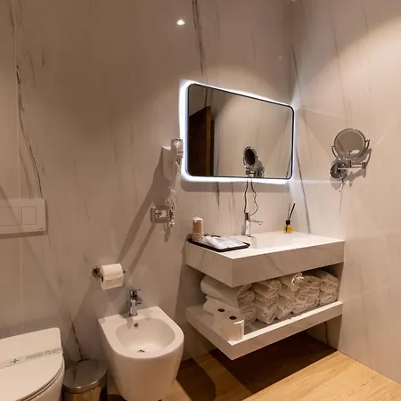 Hotel Lh 4*