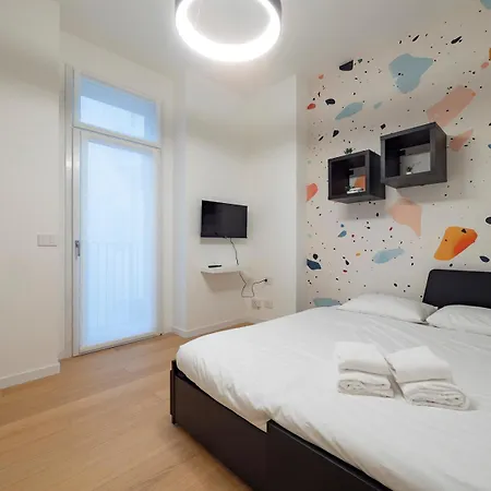 Xenia - 3rooms In Via Petrella 4 C * 米兰