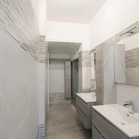 Casa Potos - M1 - San Siro - Rho Fiera Milánó