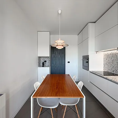 아파트 80m2, 7 Piano, Bilocale Con 2 Terrazze E 2 Bagni